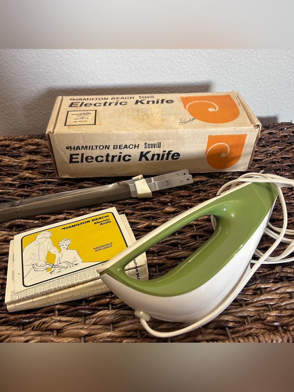 Vintage Hamilton Beach CAD1 100W Corded Electric Knife 60s Green/White complete